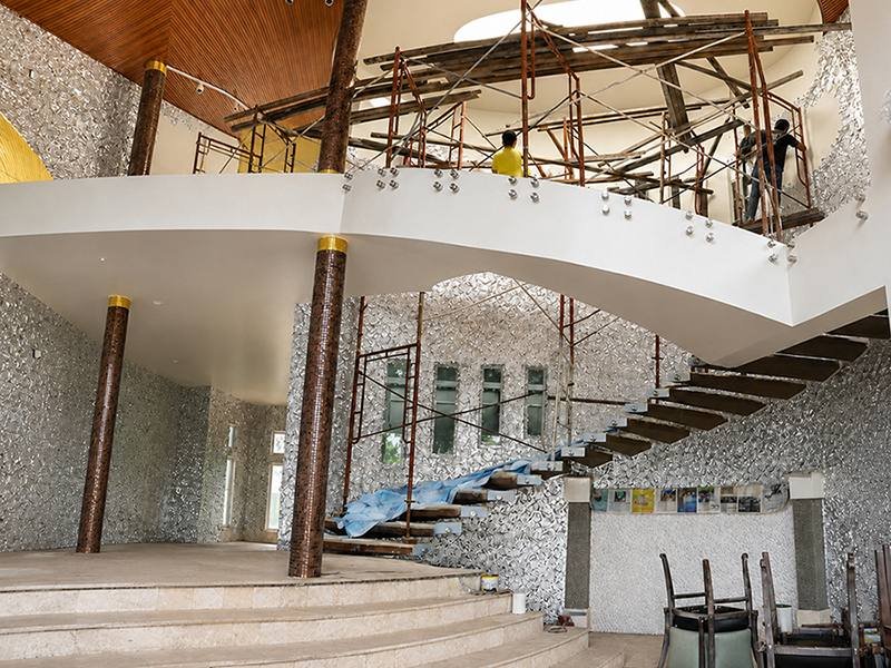 Silver Leaf Grand Staircase